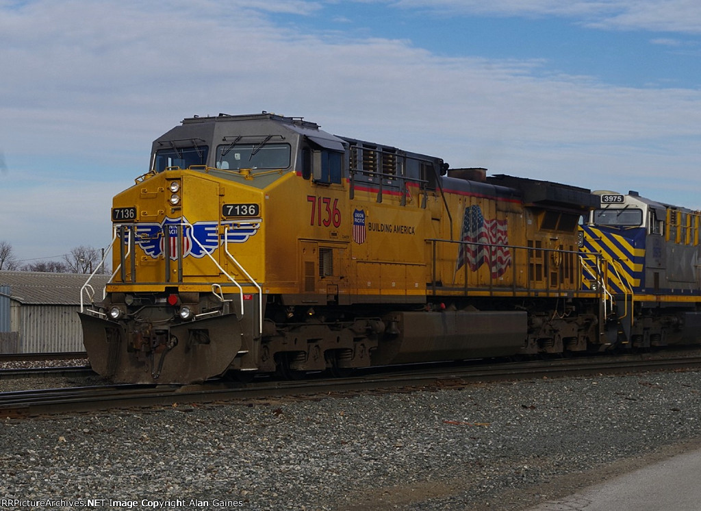 CSX C36-7 7136